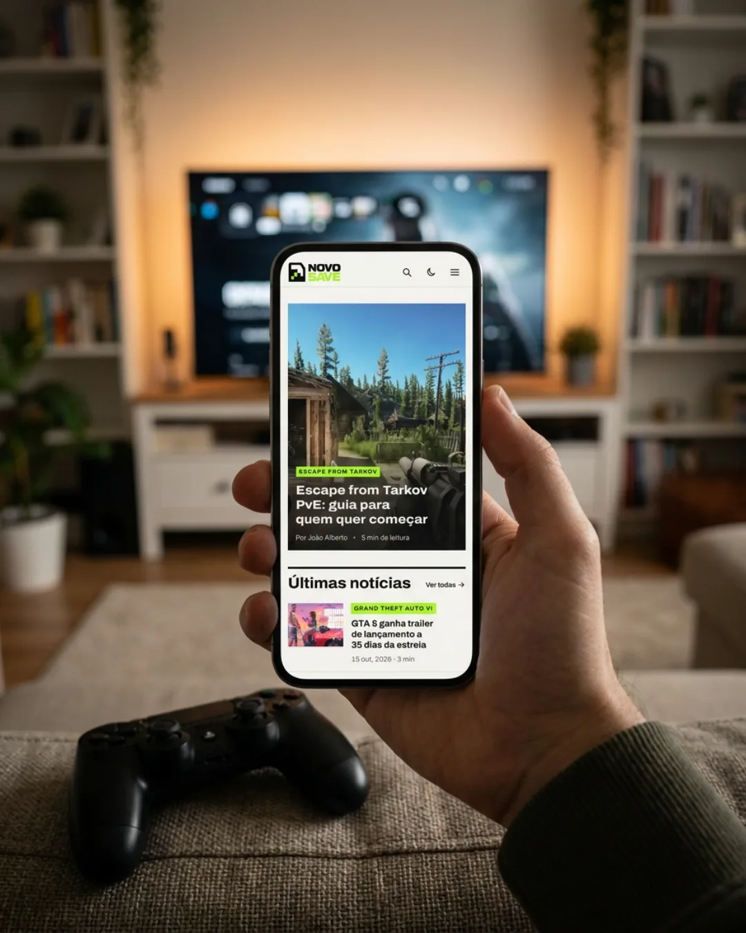 Celular com o site Novo Save aberto, em duas fotos